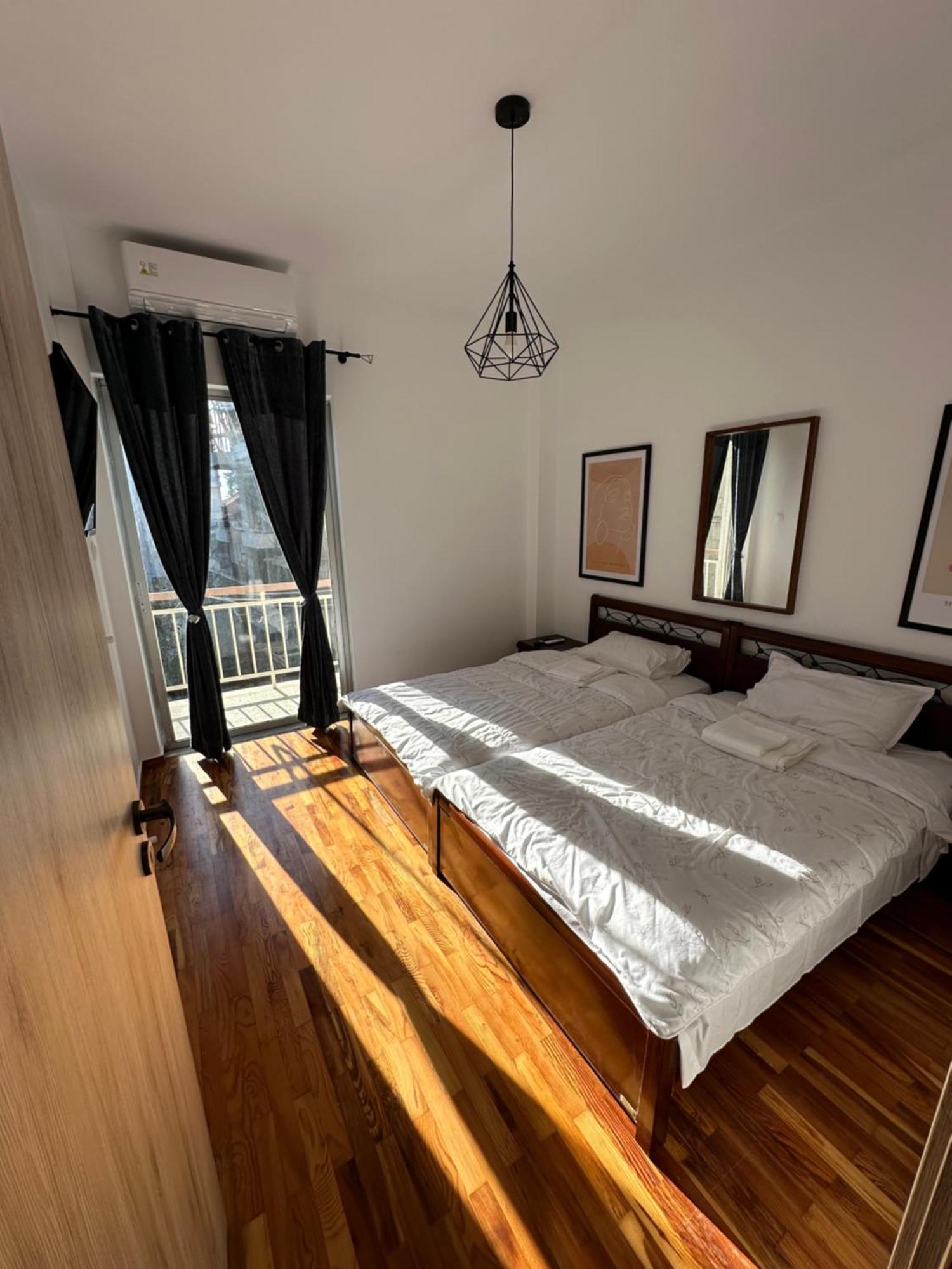 Sunflower Suite Trikala Exteriör bild